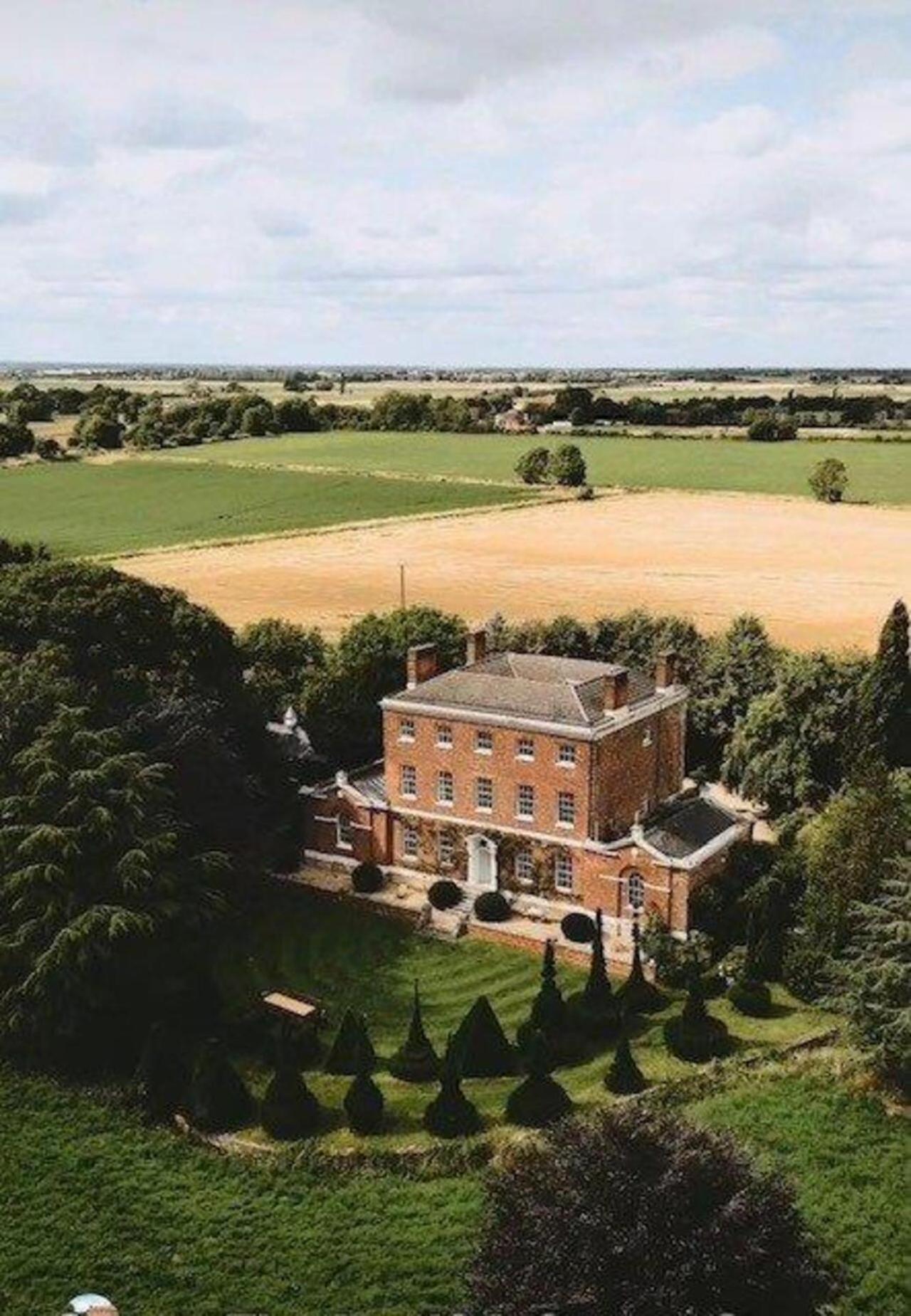 Cressy Hall - Historic Grade II Listed Manor, Gorgeous Topiary Garden Gosberton Bagian luar foto